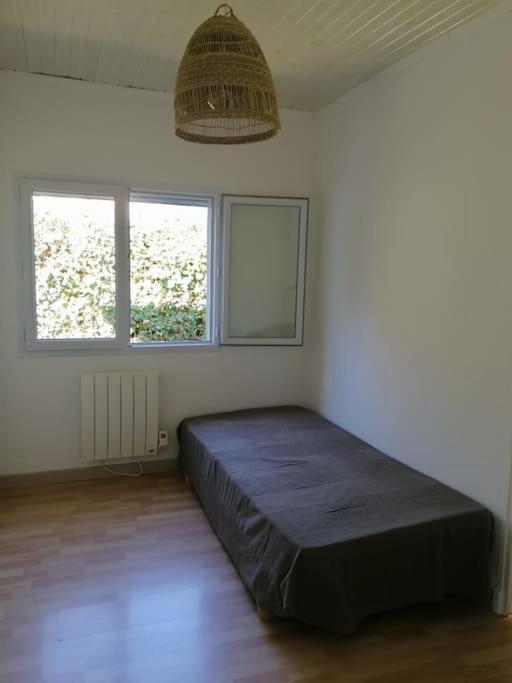 איסטרס Maison T3 Avec Vue Au Bord De L'Etang מראה חיצוני תמונה