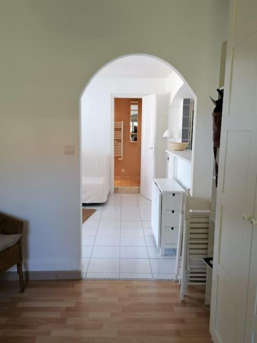 איסטרס Maison T3 Avec Vue Au Bord De L'Etang מראה חיצוני תמונה