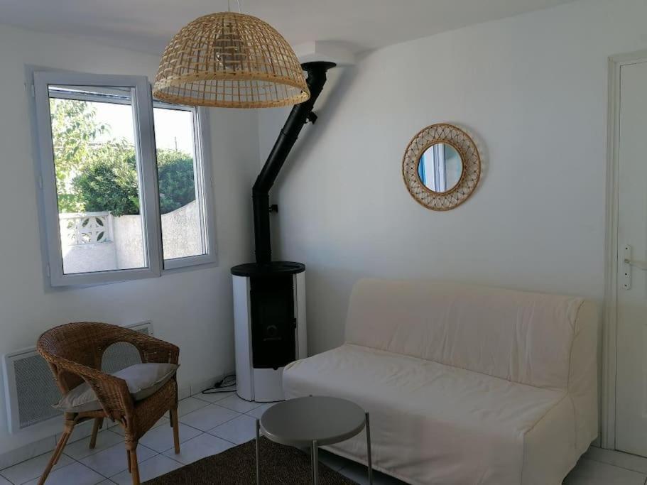 איסטרס Maison T3 Avec Vue Au Bord De L'Etang מראה חיצוני תמונה